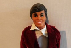 KEN BURGUNDY JACKET FACE